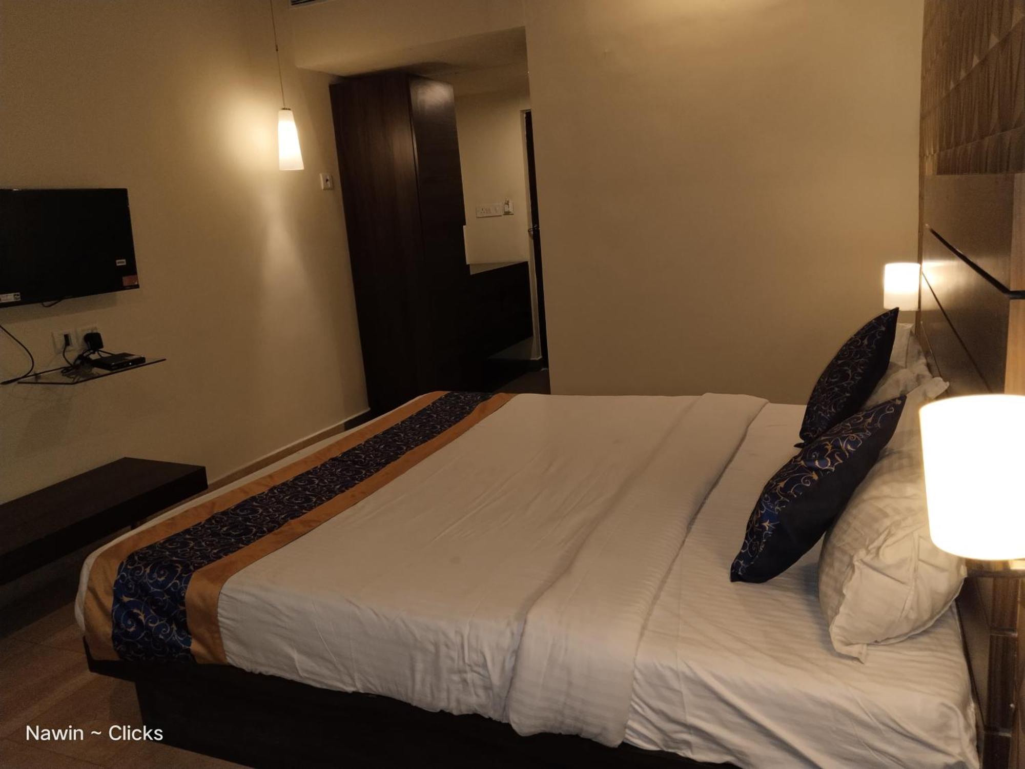 Redfox Hotel- Aminjikarai Čennai Exteriér fotografie